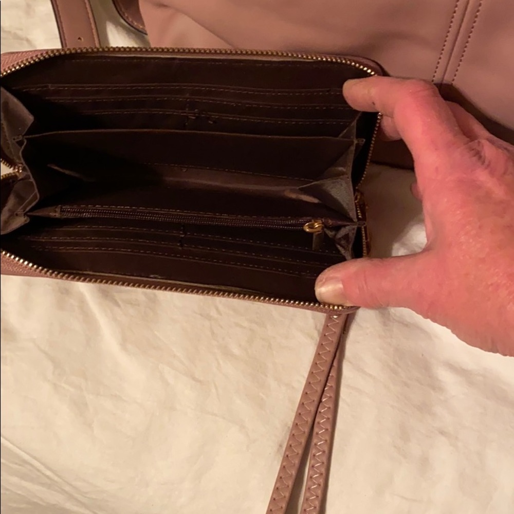 Mauve Hobo Style Bag W/ Matching Wallet - image 2